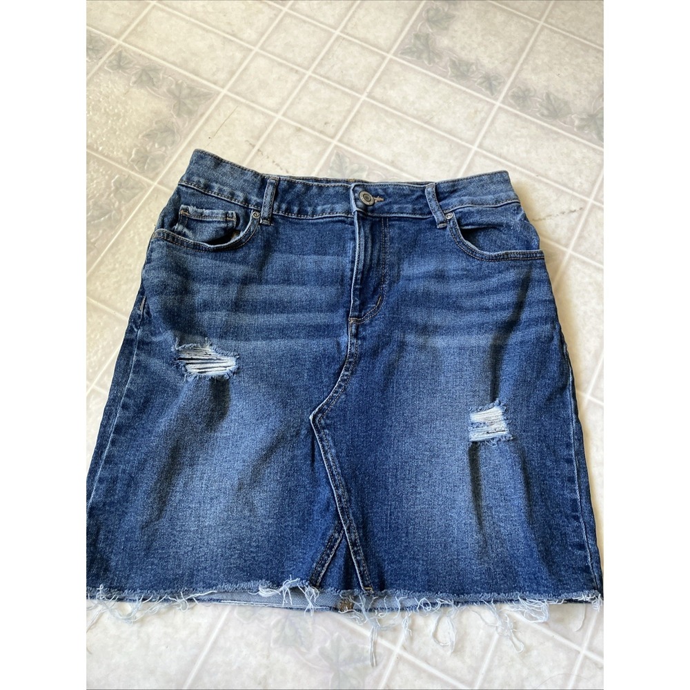 Maurices Mini Denim Blue Jean Skirt Distressed Raw Hem Size 8 Stretch No Slit